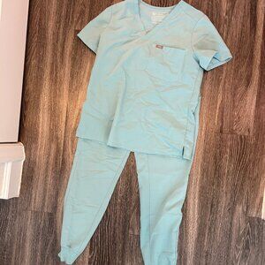 FIGS SCRUBS LIMITED EDITION SET SIZE SMALL